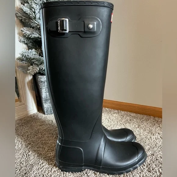 Hunter Classic Black Waterproof Boots - Picture 3 of 4